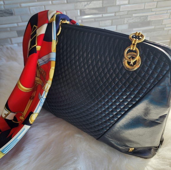 BALLY~ Buttery Lambskin Bag! SO GOOD! - Picture 5 of 17